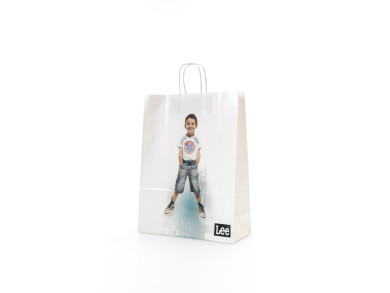 Shopper personalizzata per abbigliamento 32x13x42 H - Carta patinata 120 gr. - verince di protezione - Stampa quadricromia - maniglia&nbsp;carta ritorta